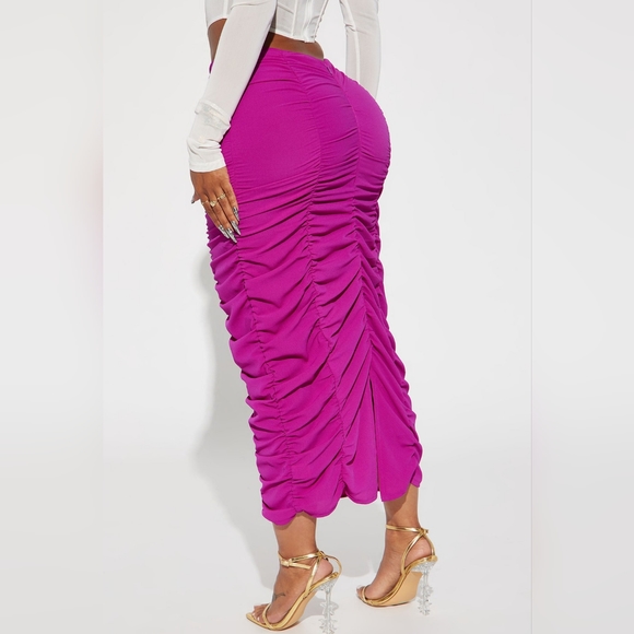 Fashion nova skirt - Picture 3 of 9